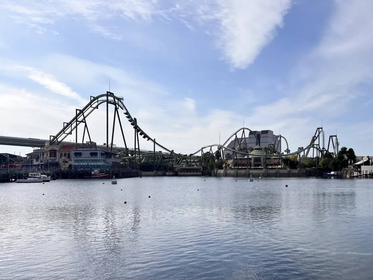 The Flying Dinosaur achtbaan in Universal Studios Japan